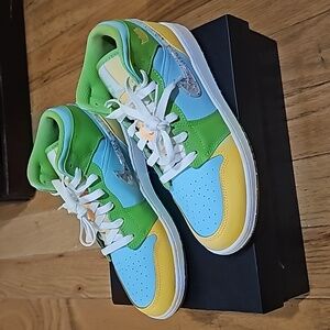 Air Jordan 1 Mid SE (GS)